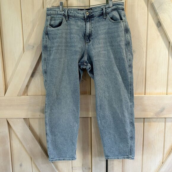 Hollister Curvy High-Rise Mom Jean 15R or 32x27 Light Wash Capri Stone Wash - Picture 1 of 15